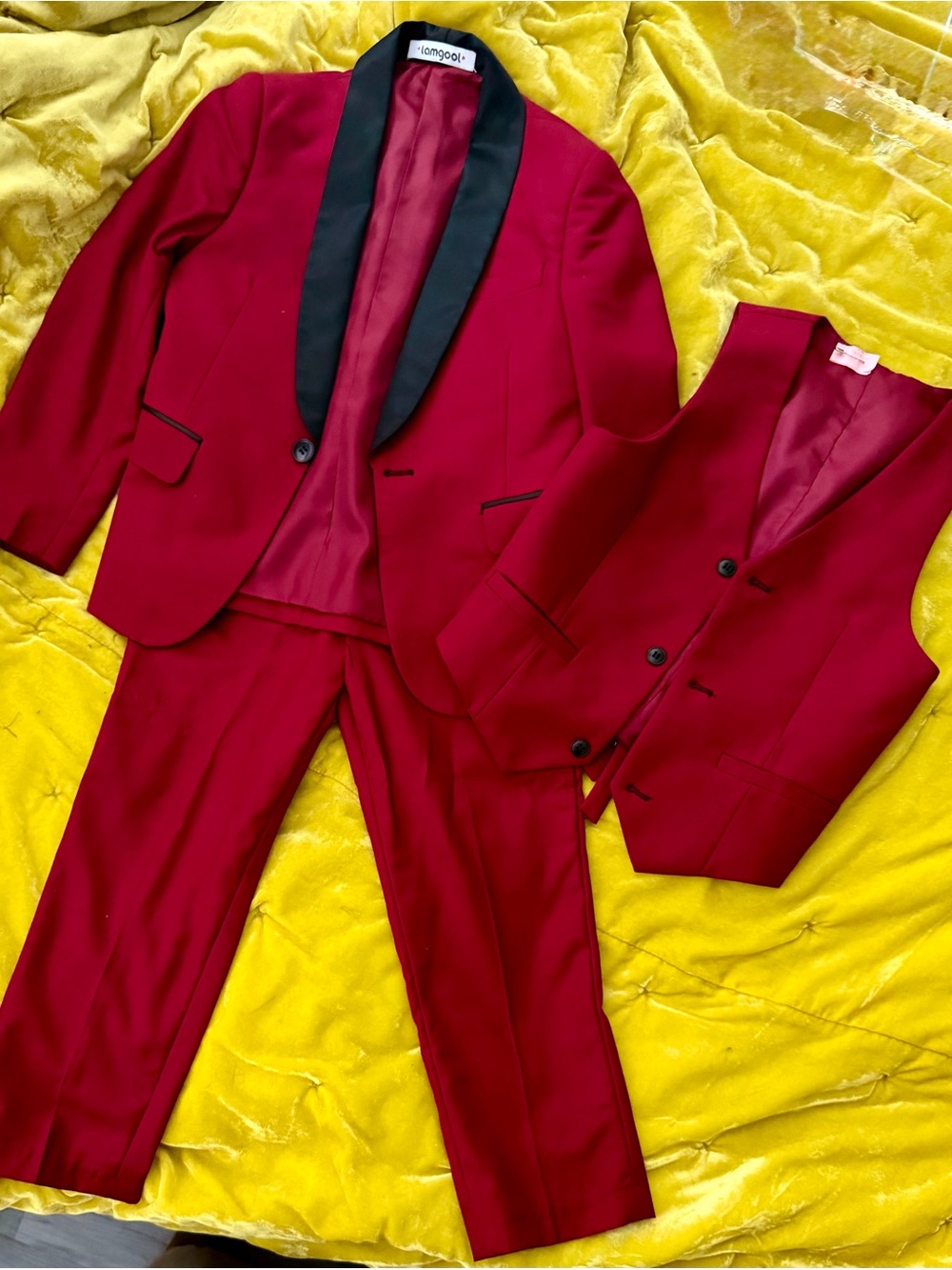Boys Burgundy Tuxedo with Black Satin Shawl Collar Suit Set Size 7 (Tag size120)